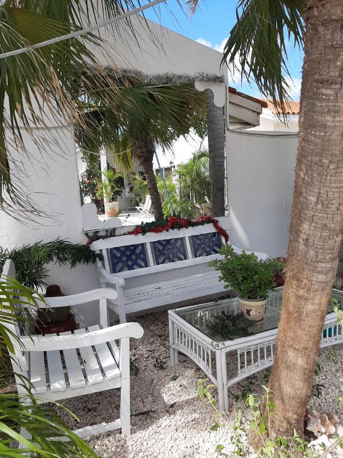 Palmita Hotel Hostel Ораньестад Экстерьер фото